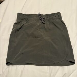 Green golf skirt